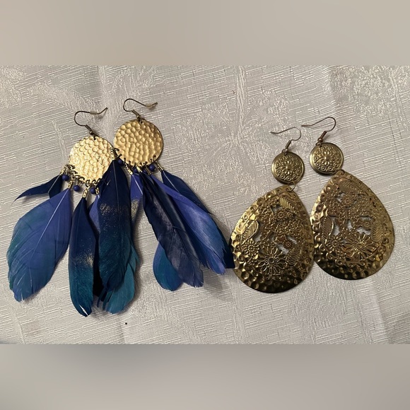 Jewelry - Earrings 2 pairs